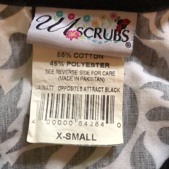 UA Scrubs size xs black and white scrub top - Picture 3 of 8
